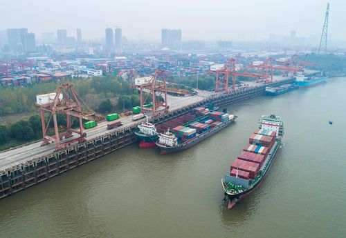 内贸水运里河运和海运的区别？？？