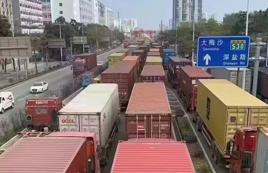 春节邻近爆舱甩柜、海运拖车运费暴涨_为什么拖车价钱年底总是涨价?