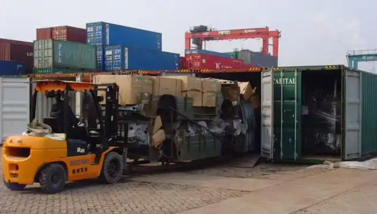 海内海运中什么是客栈转运及港内装箱拆箱，，，，，流程是怎么样的？？？？？